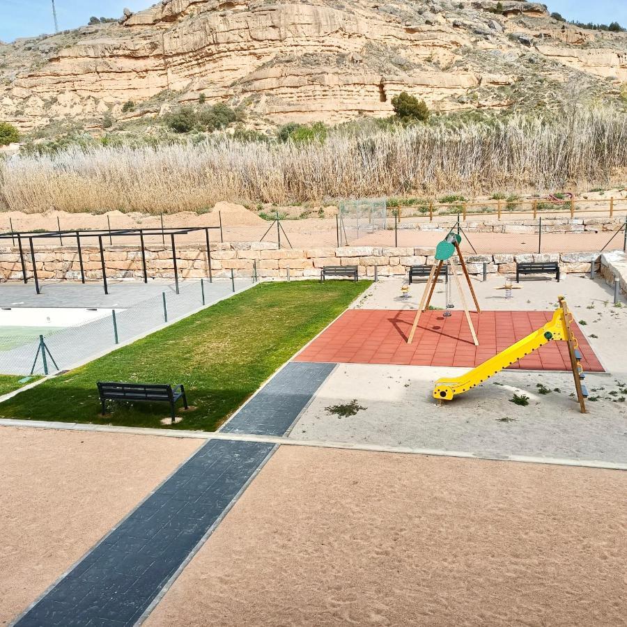 Precioso Piso Monzon Terraza, Parking,Piscina,Zona De Juegos Exterior photo