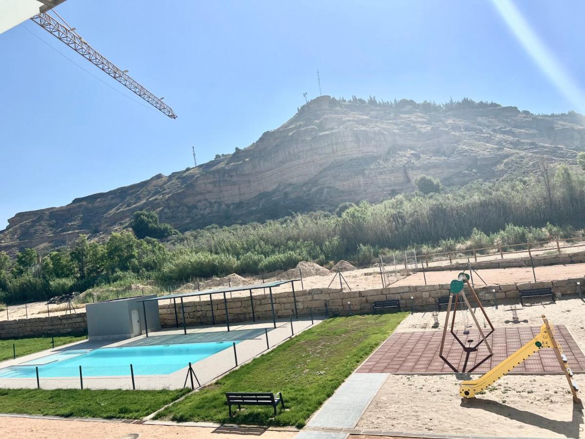 Precioso Piso Monzon Terraza, Parking,Piscina,Zona De Juegos Exterior photo